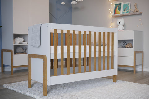 Designer baby bed Viktor including mattress 